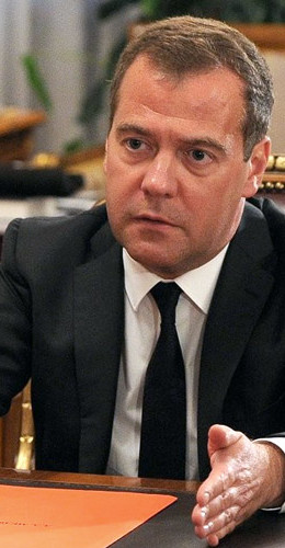 Медведев отказался увольнять главу Росавиации