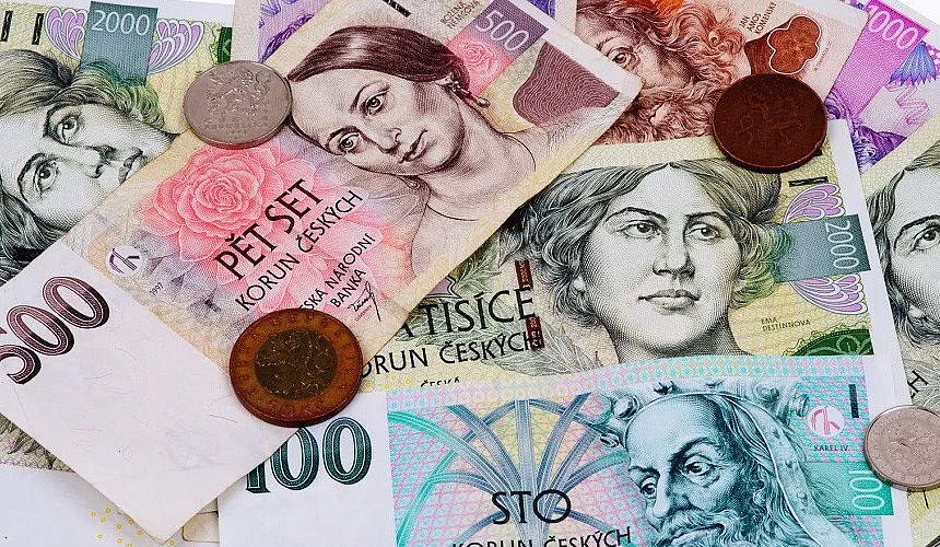 Власти Чехии оповестят туристов о новых правилах обмена валюты