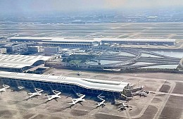 В аэропортах Шанхая отменили более 600 рейсов из-за тайфуна