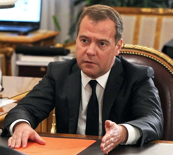 Медведев отказался увольнять главу Росавиации