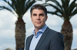 Глава греческой сети отелей Aldemar Александрос Ангелопулос переизбирается на высокий пост