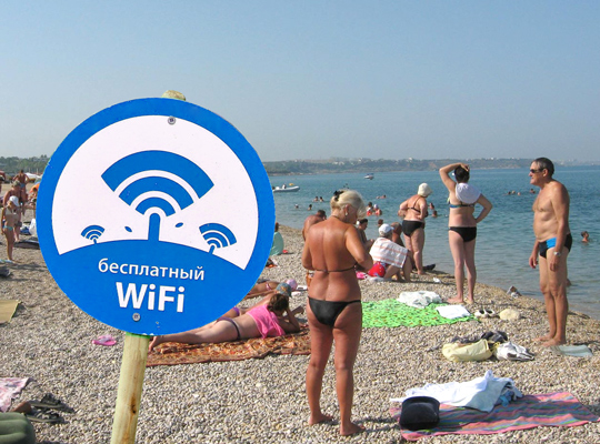 Крым попытается привлечь туристов доступом к wi-fi на пляжах