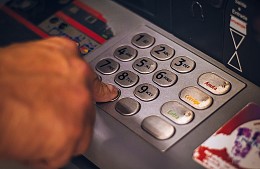 Карты «Мир» продолжают работать в Казахстане