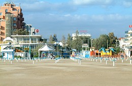 Перелет на итальянский курорт Римини обойдется туристам втрое дороже, чем в Таиланд