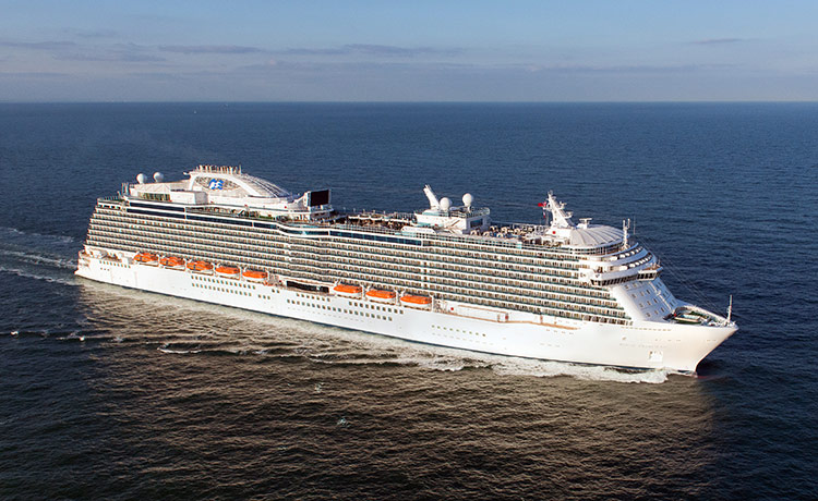 Сегодня Regal Princess 5* заканчивает навигацию-2017 из Санкт-Петербурга!