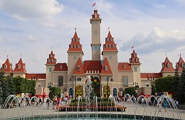 Туристы предупредили об очередях в парке «Остров Мечты»